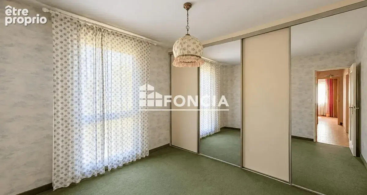 Nîmes – Spacieux T4 avec balcon et terrasse, dans immeuble avec ascenseur - photo 7