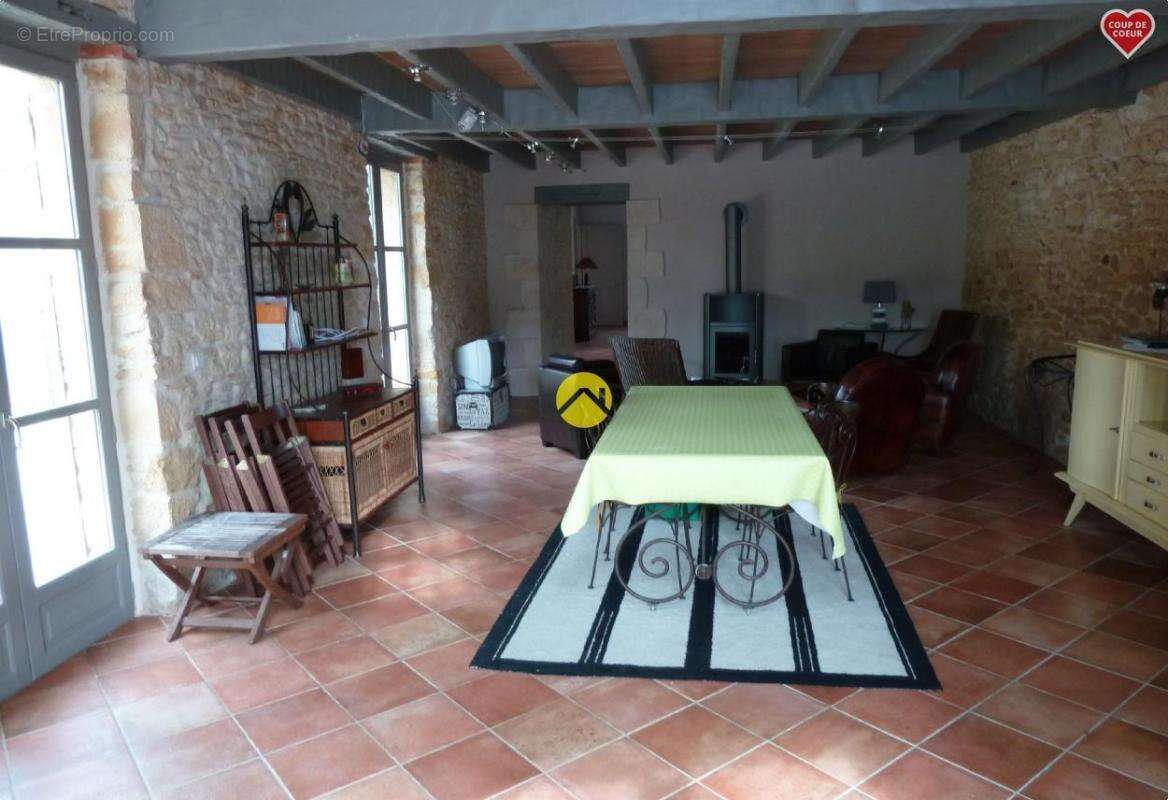 Maison à SAINTE-ALVERE