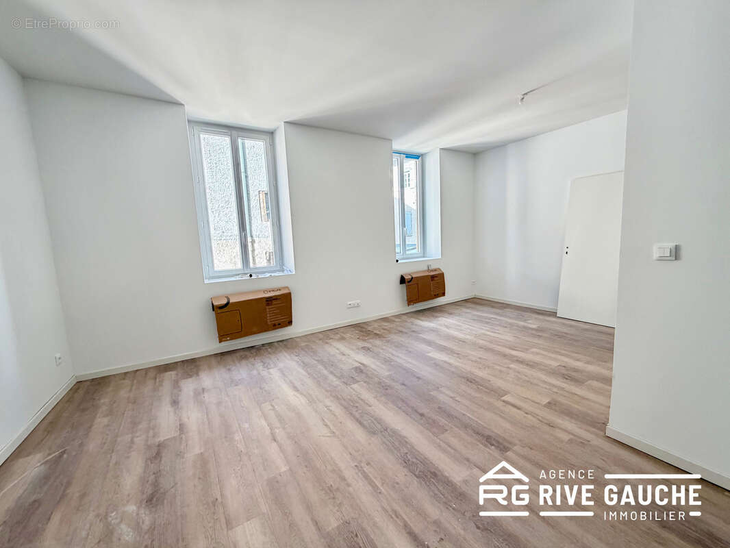 Appartement rénové   Centre de Beaurepaire   Petite copropriété - photo 2