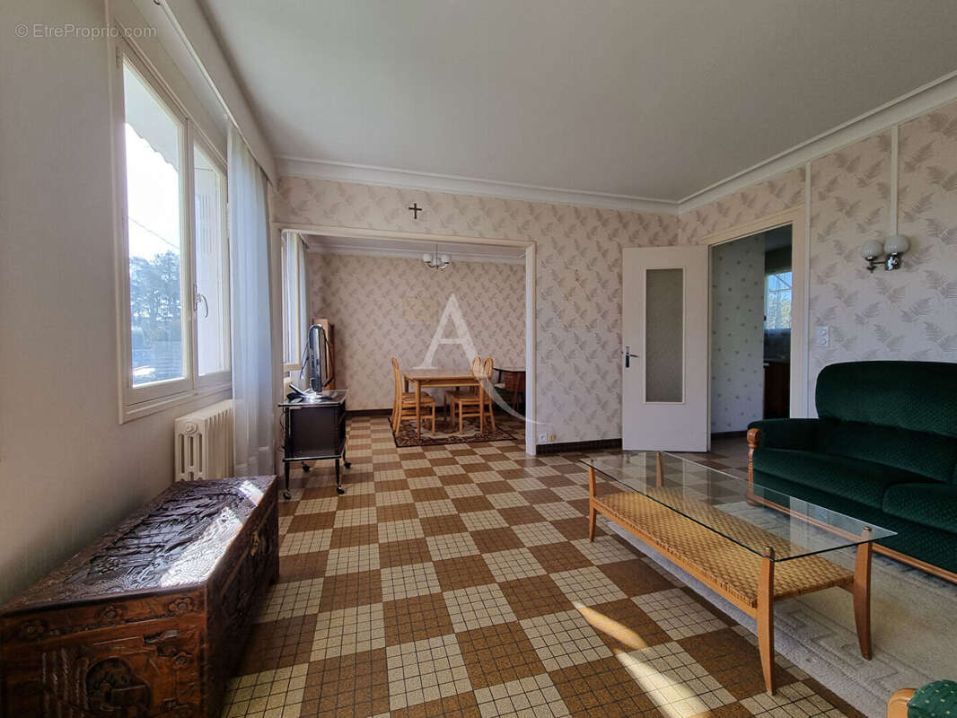 Maison à SAINT-SEBASTIEN-SUR-LOIRE