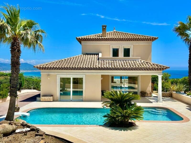 Maison à FREJUS