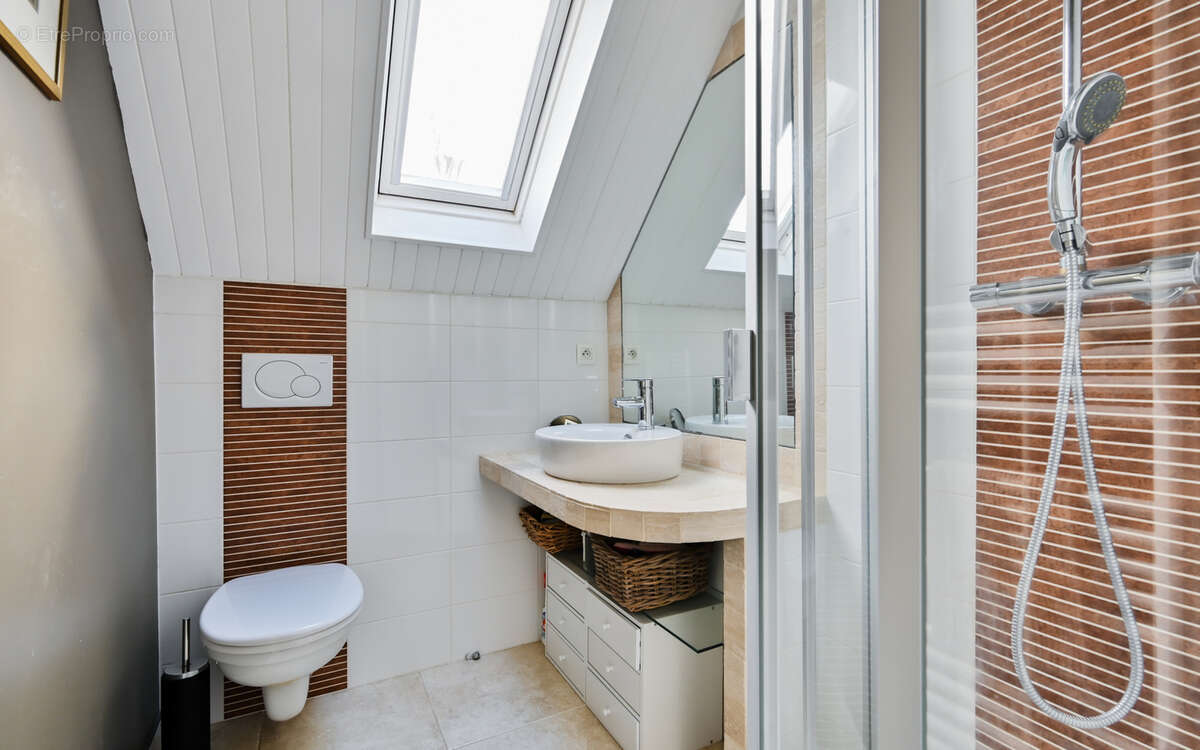 Maison à CHARBONNIERES-LES-BAINS