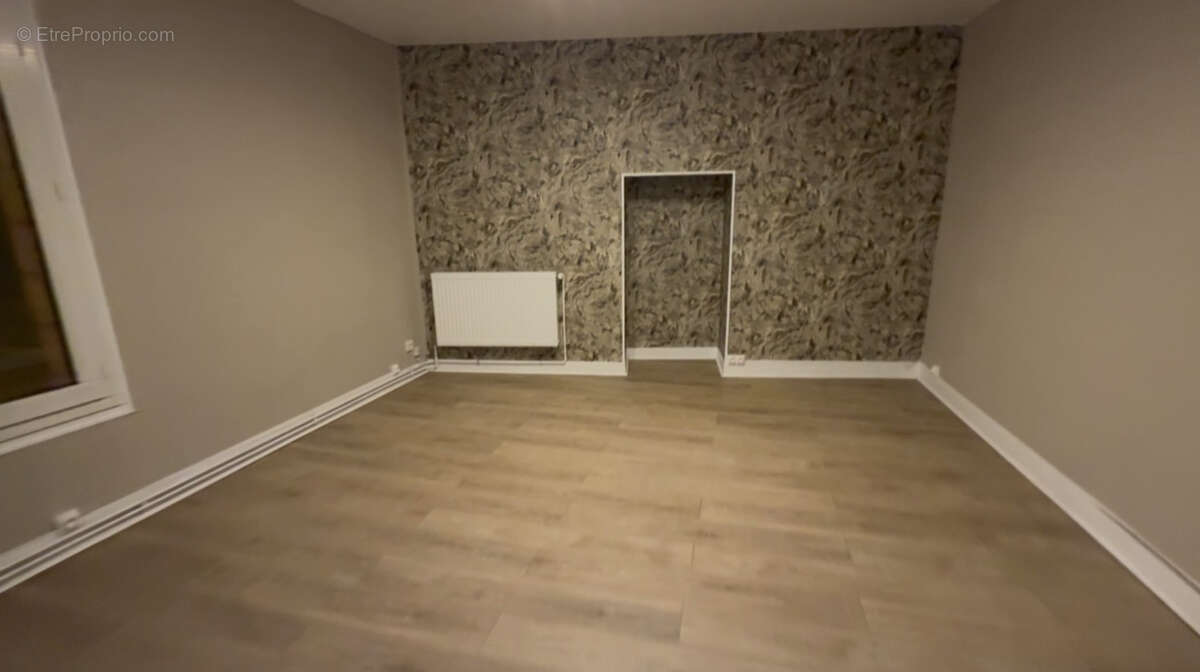 Autre à PONT-SAINTE-MAXENCE