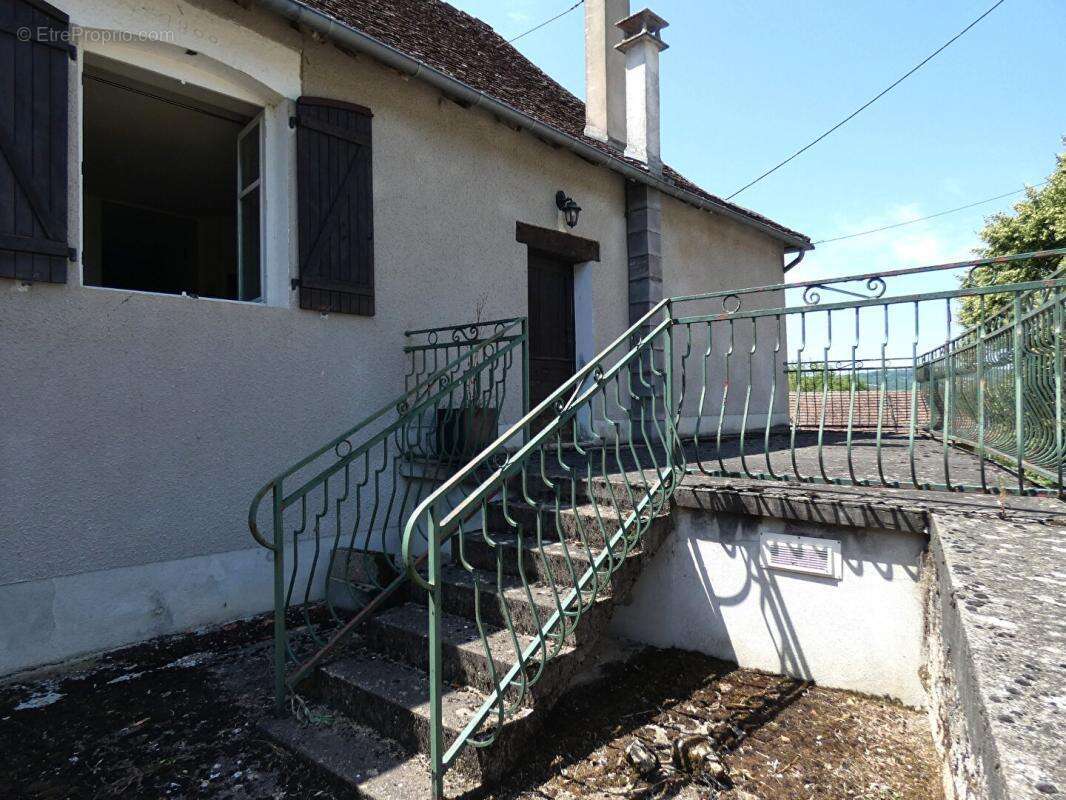 Maison à CHERVEIX-CUBAS