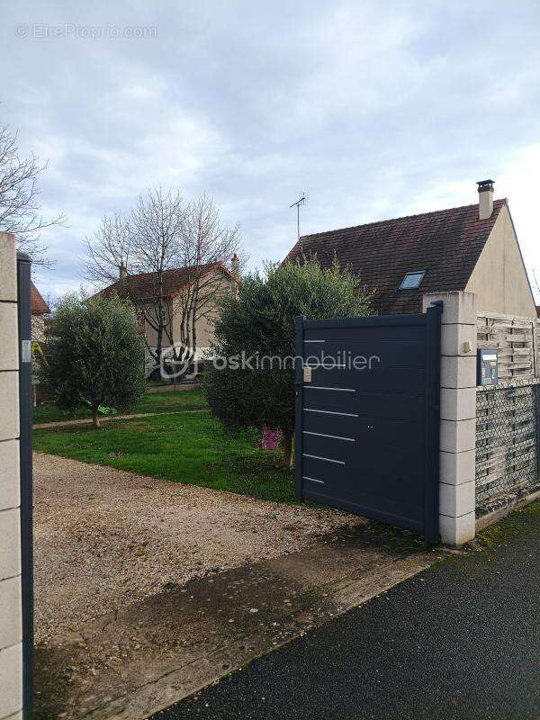 Maison à VARENNES-SUR-SEINE