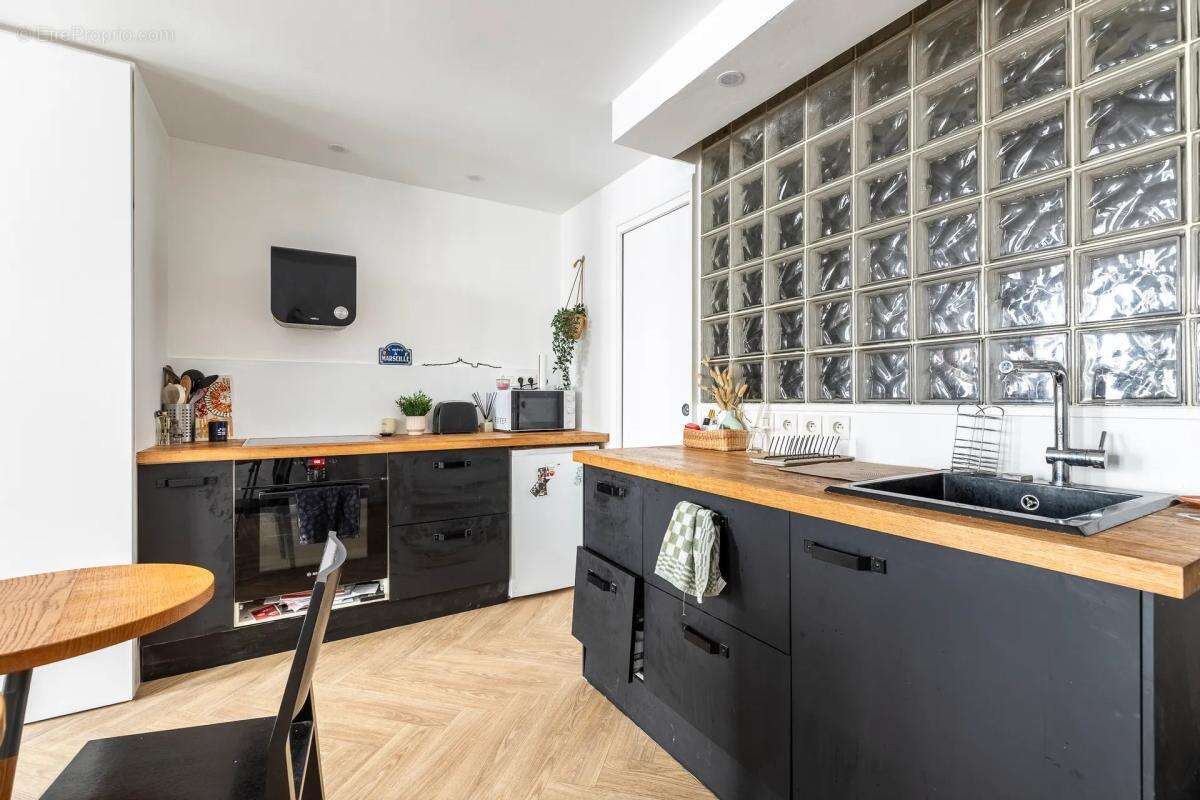 Appartement à PARIS-20E