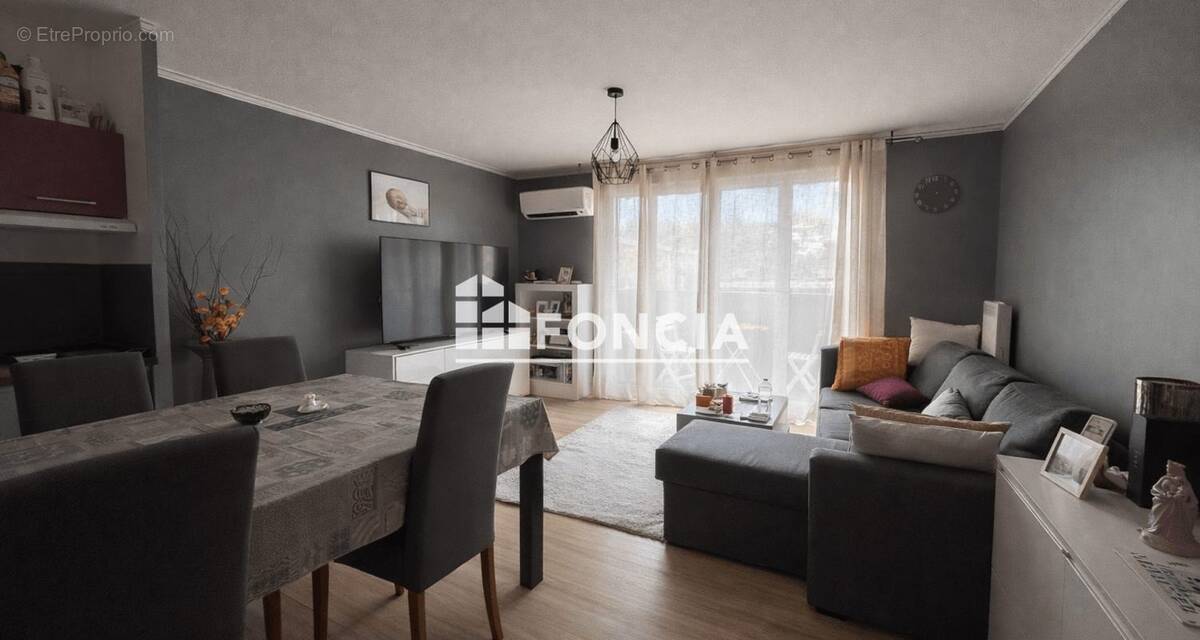 Appartement à MARSEILLE-4E