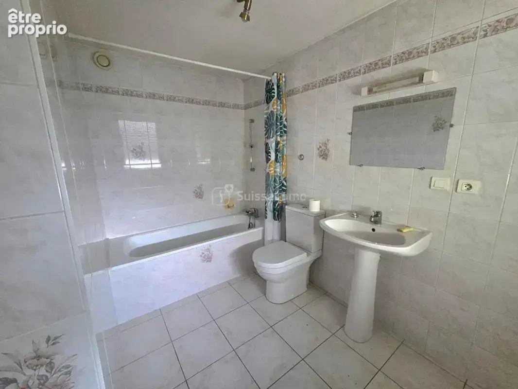 Appartement t3 67.7m² 139000 euros - photo 4