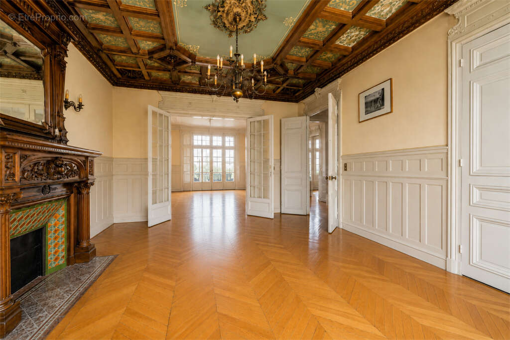 Appartement à PARIS-3E