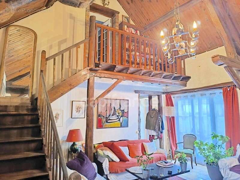 Maison à LES BORDES