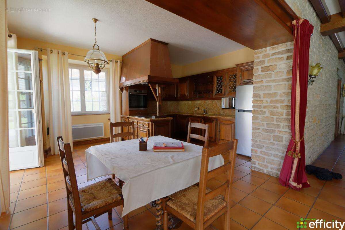 Maison à PERRANCEY-LES-VIEUX-MOULINS