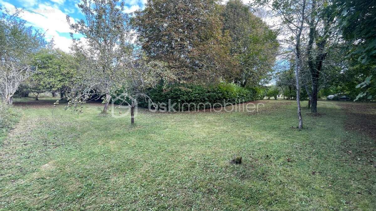 Maison à PRESSIGNAC-VICQ