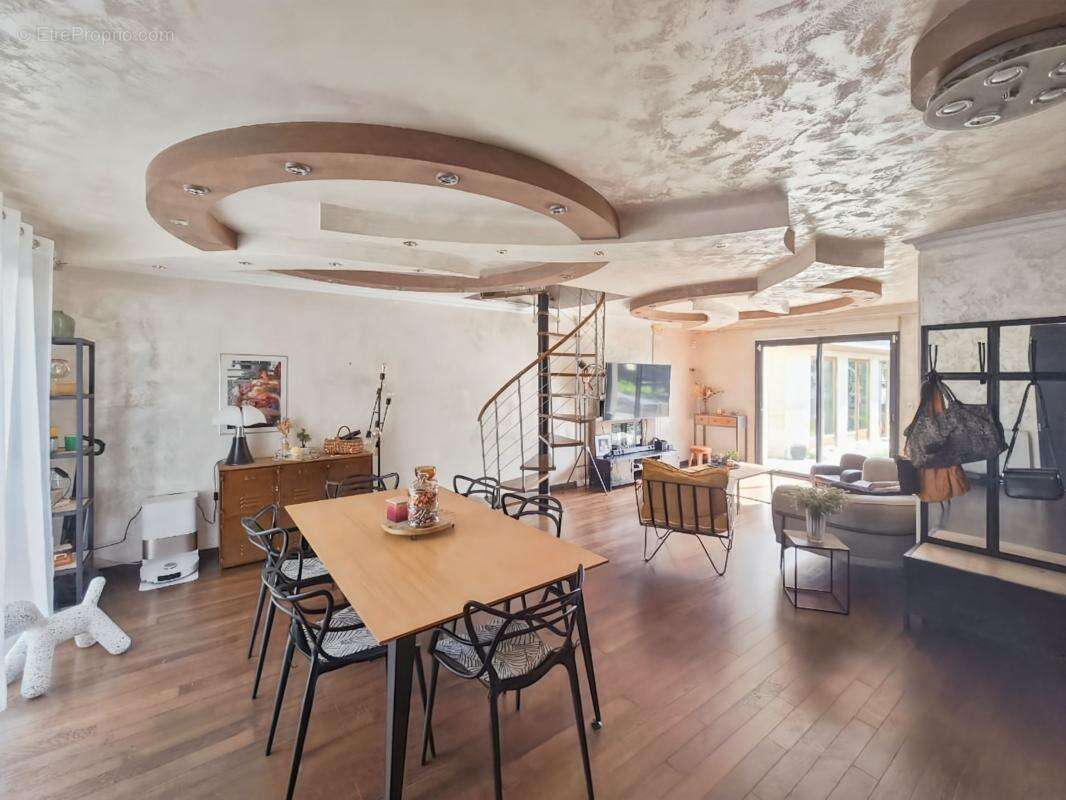 Maison à JANZE