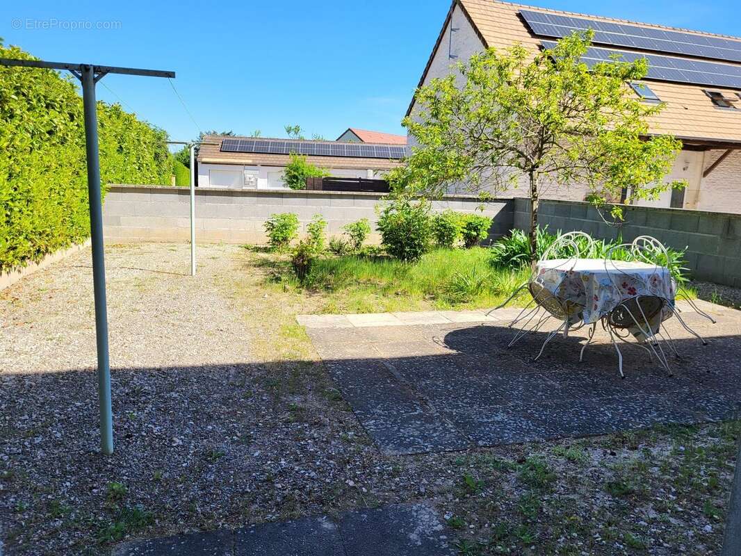 arrière maison - Maison à CHAMPFORGEUIL