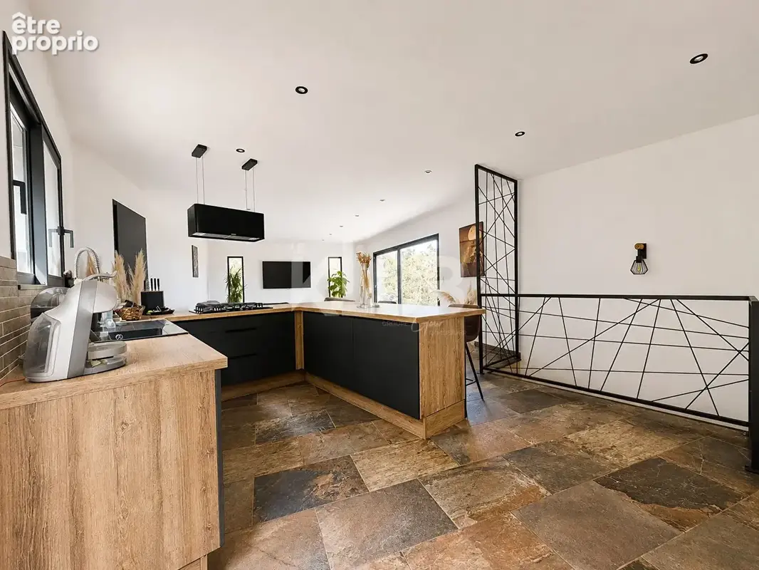 Villa récente 135 m² + garage 132 m²  Terrain 2290 m²   Venaco - photo 6