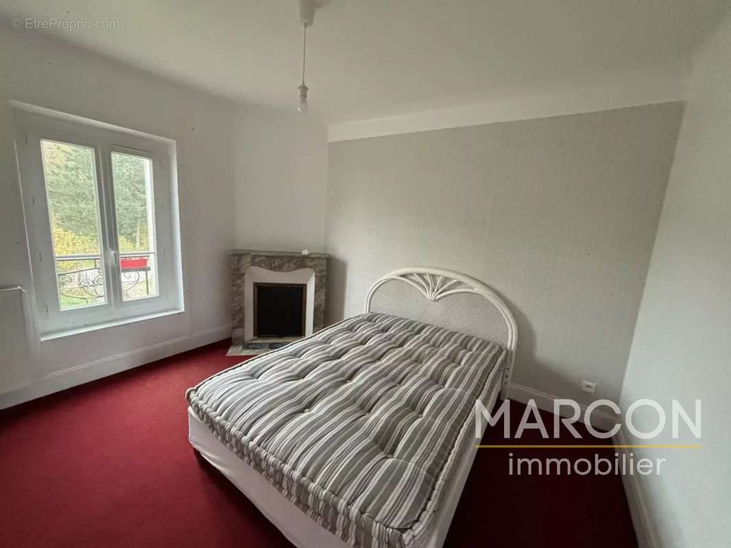 Maison à SAINT-MERD-LA-BREUILLE