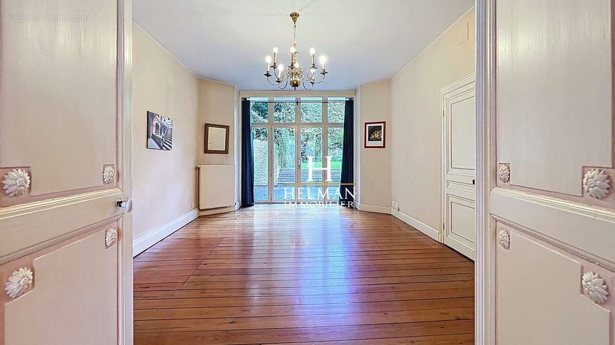 Maison 258 m² à Saint-Omer  - photo 4