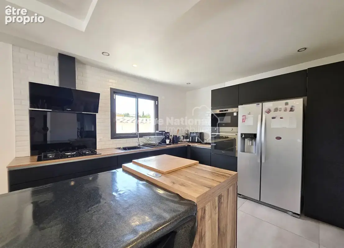 Maison 5 pièces de 142 m² avec piscine, garage et accès au canal ? Saint-Chamas (13250) - photo 9