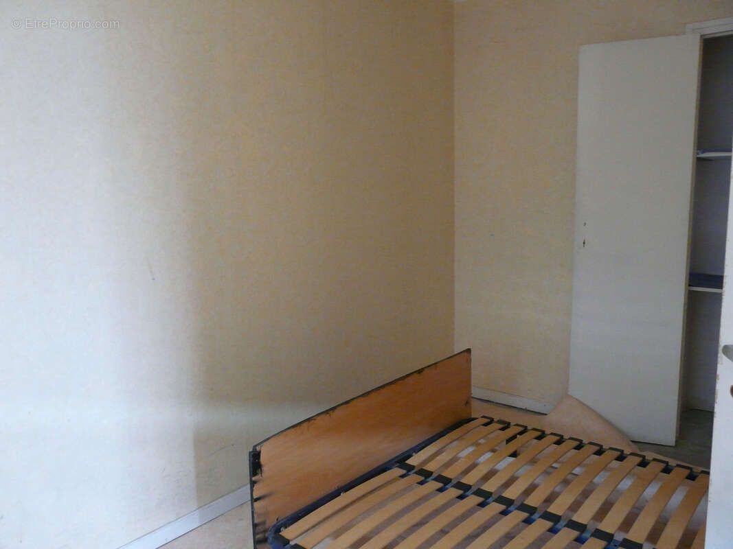 Maison à CASTELNAU-MONTRATIER