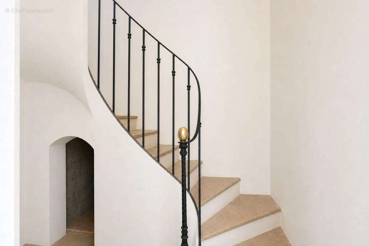 Maison meublée de 5 pièces de 79m2 à Saint-Gilles 30800 - photo 7