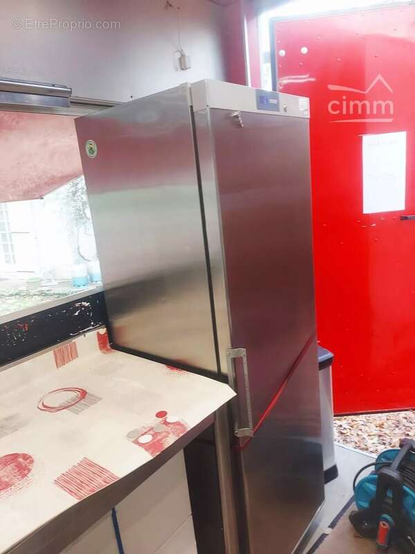 Commerce à MONTIGNAC