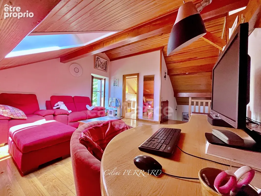 SAINT CERGUES (74), Un bien rare aux multiples possibilités ! 7 pièces avec un appartement indépendant + une bâtisse indépendant - photo 24
