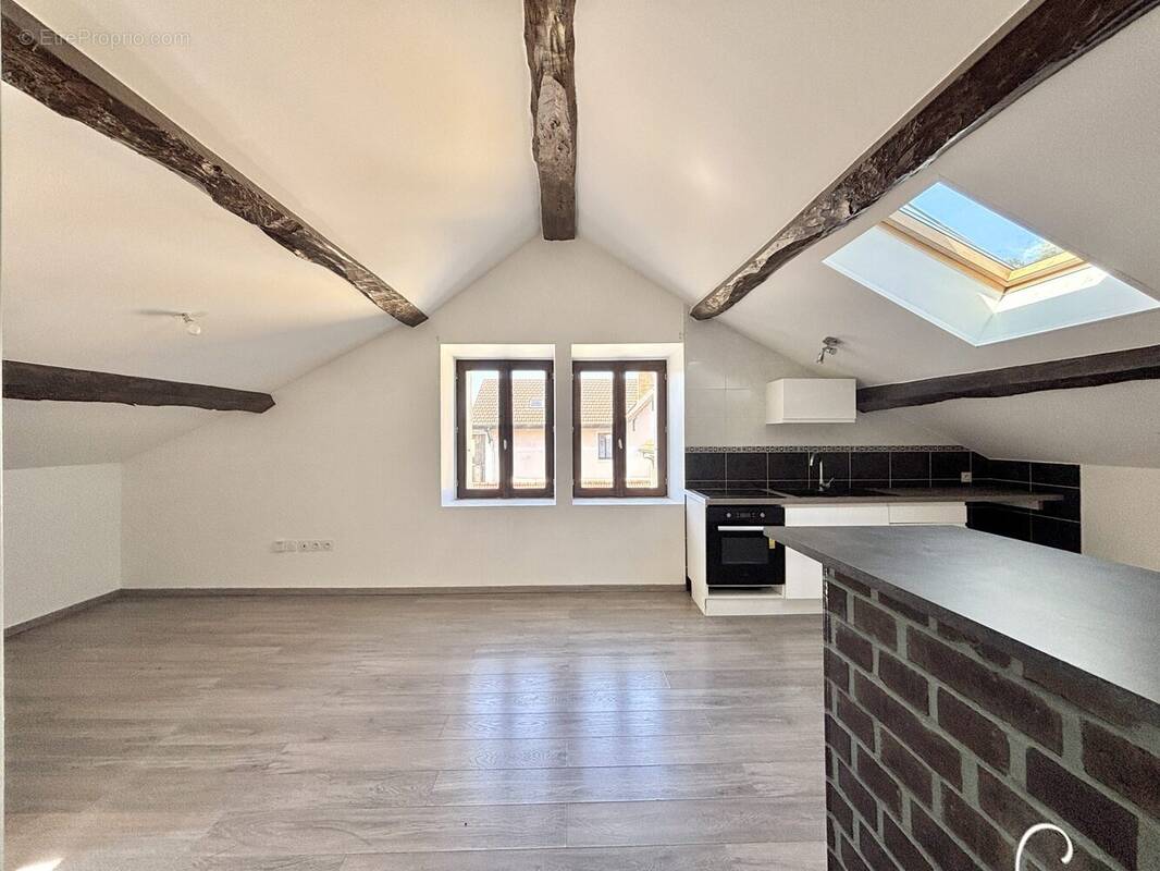 Appartement à PONT-DE-CHERUY