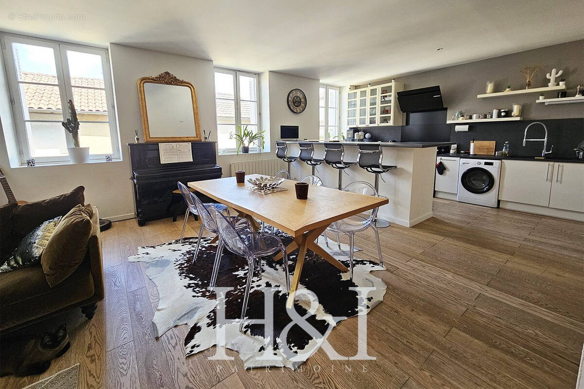 Appartement à JAUNAY-CLAN