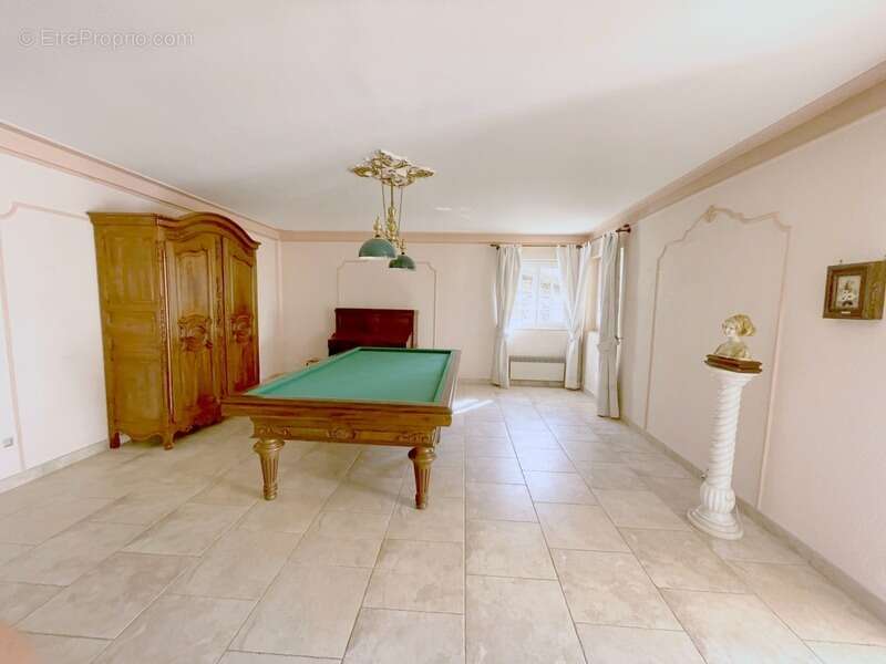 Maison à SAINT-HILAIRE-DE-BRETHMAS