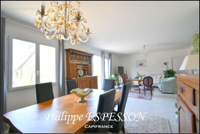 Maison à FOURQUES-SUR-GARONNE