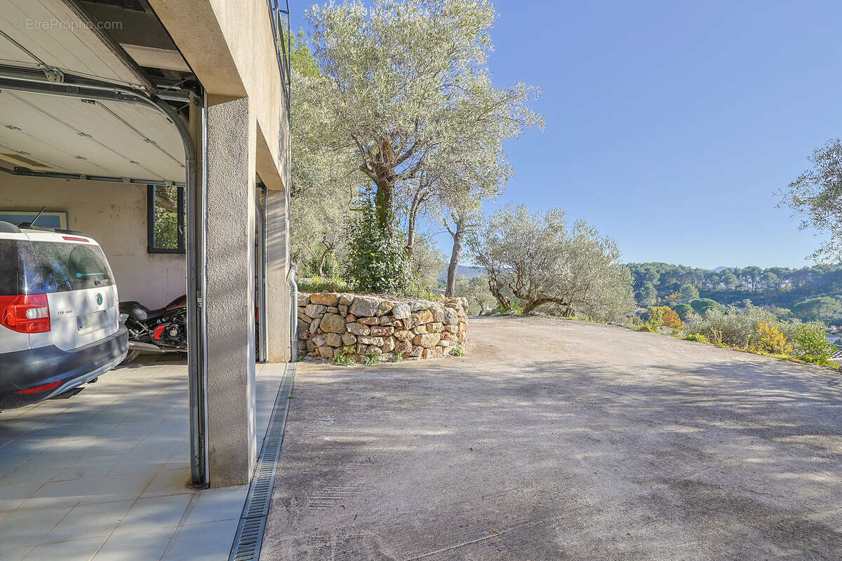 Maison à SOLLIES-PONT