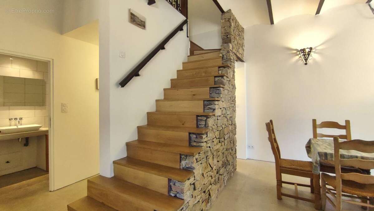 Maison à MOLIERES-SUR-CEZE