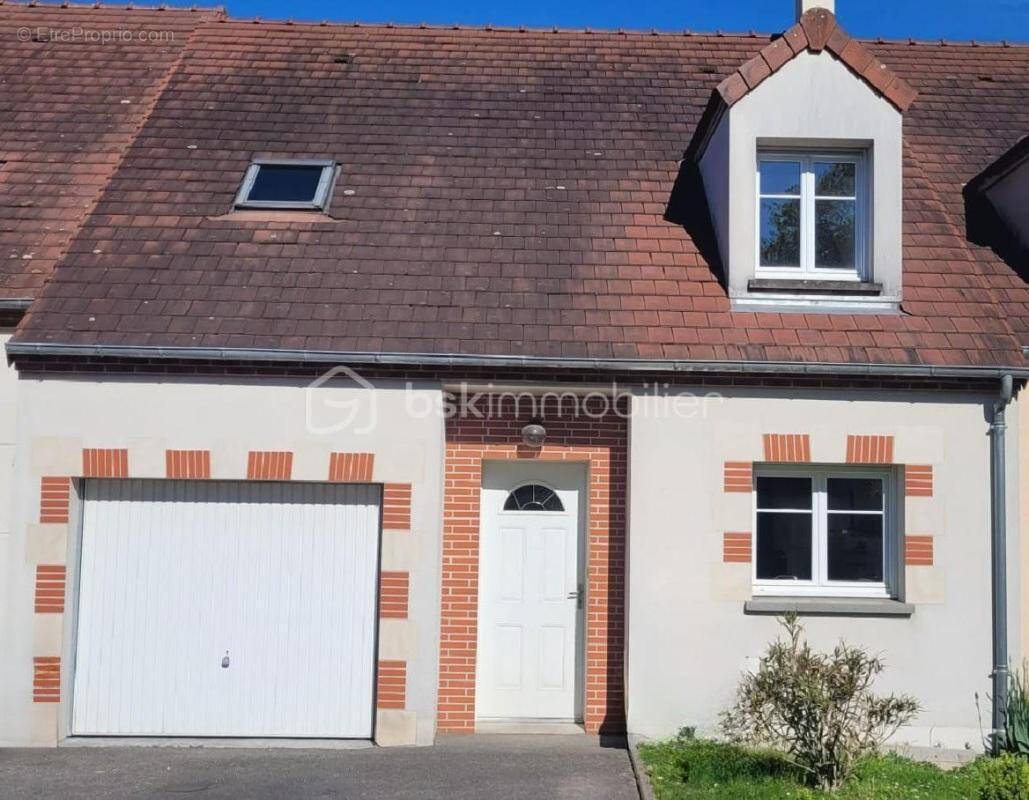 Maison à ORMES