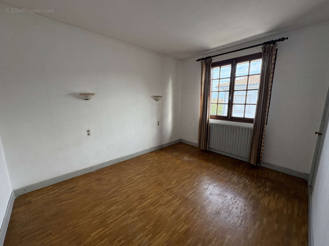 A Bazas Maison avec 2 logements - photo 8