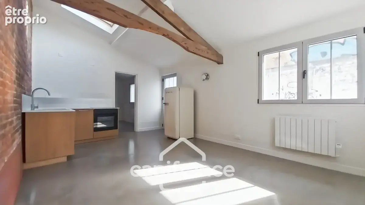 Bas de Montreuil-Limite Vincennes-8 mn RER A et L1 et L9-A vendre appartement loft esprit maison-Entièrement rénové - photo 2