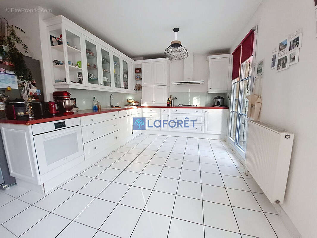 Maison à BAILLY-ROMAINVILLIERS