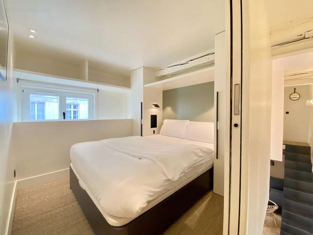 Appartement à PARIS-3E
