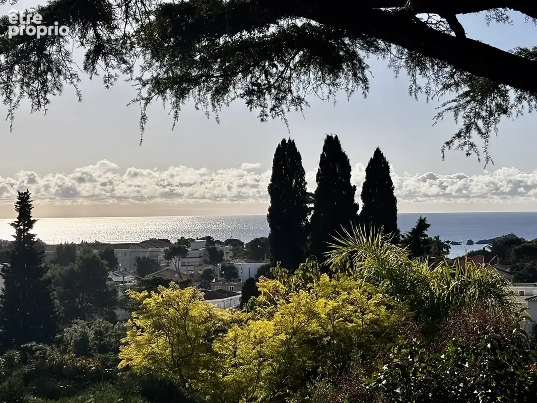 Maison 80 m² à Saint-Raphael  - photo 2