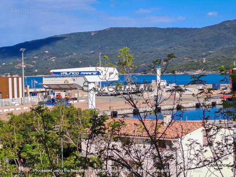 PORT DE PROPRIANO  : Votre appartement  3 pièces en duplex lumineux et calme sur cour en plein centre ville, plage et port au pi - photo 2