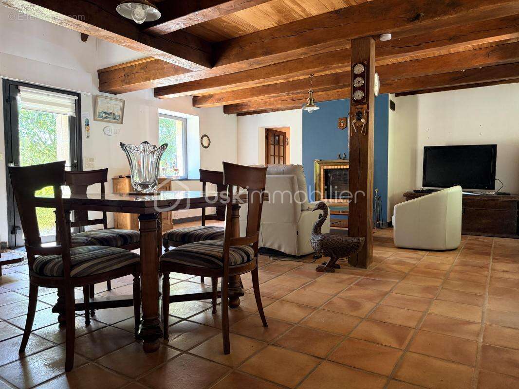 EXCLUSIVITE- NOUVEAUTE-Demeure de charme en pierre au cœur d'un domaine d'exception de 6 hectares! - photo 6