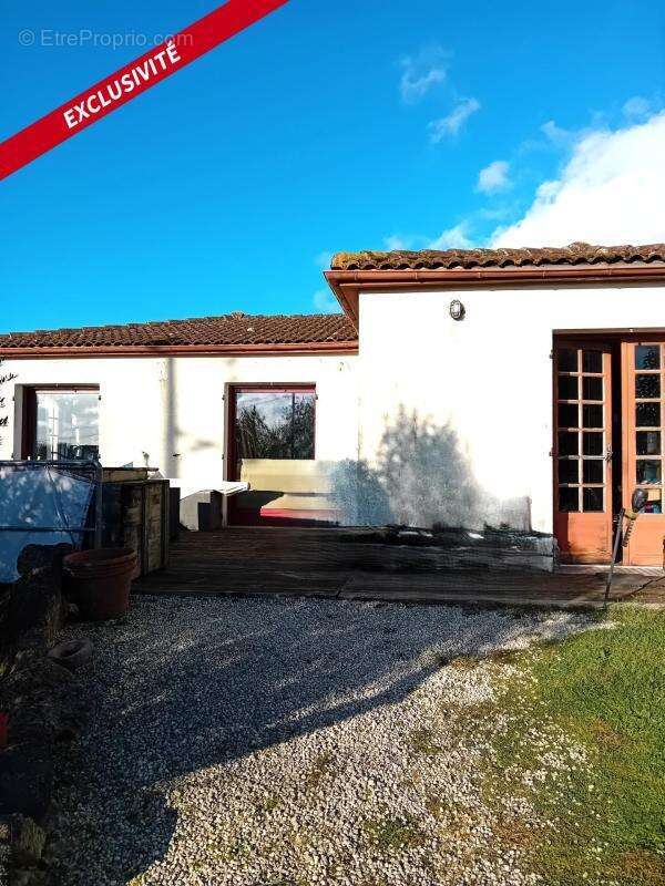 Maison à SAINT-JEAN-D'ANGELY