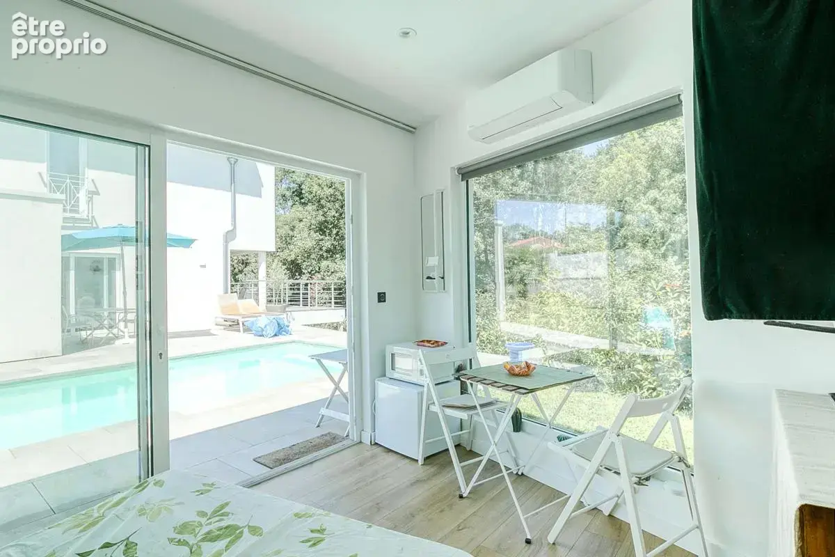 Maison 175 m² à Charbonnieres-Les-Bains  - photo 5