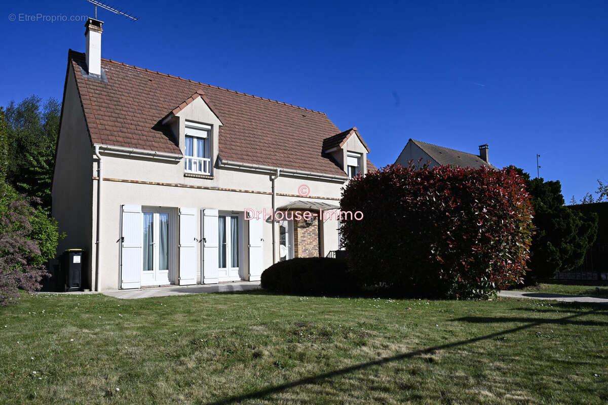 Maison à VILLAINES-SOUS-BOIS