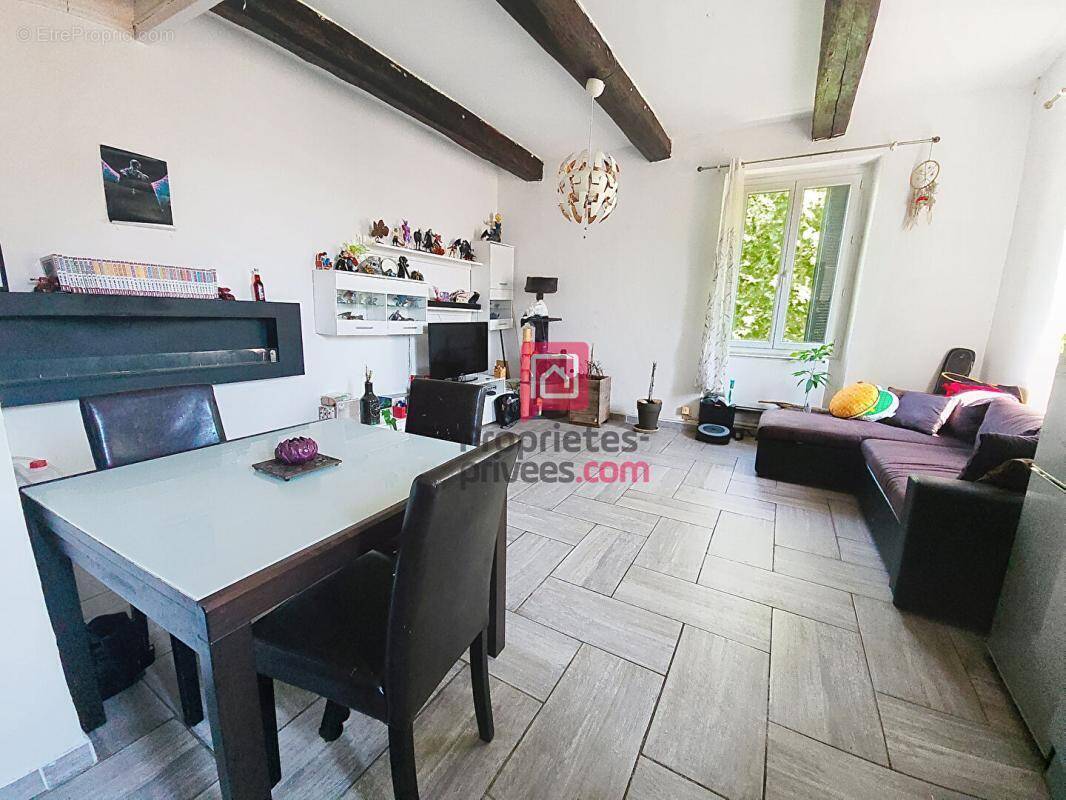 Appartement à LE MUY