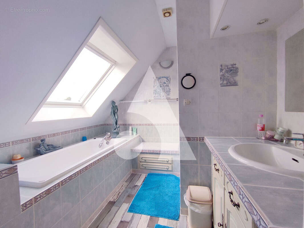 Maison à SAINT-MARTIN-AU-LAERT