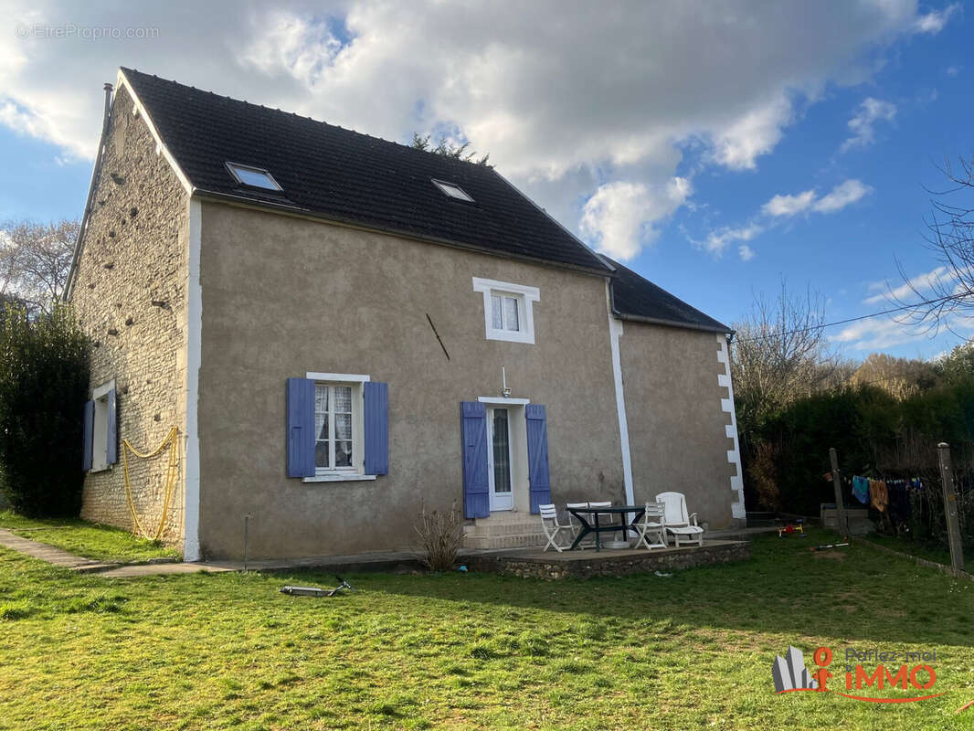 Maison à SOUGERES-EN-PUISAYE