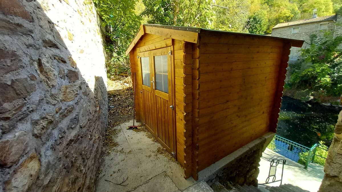 Maison à COLOMBIERES-SUR-ORB