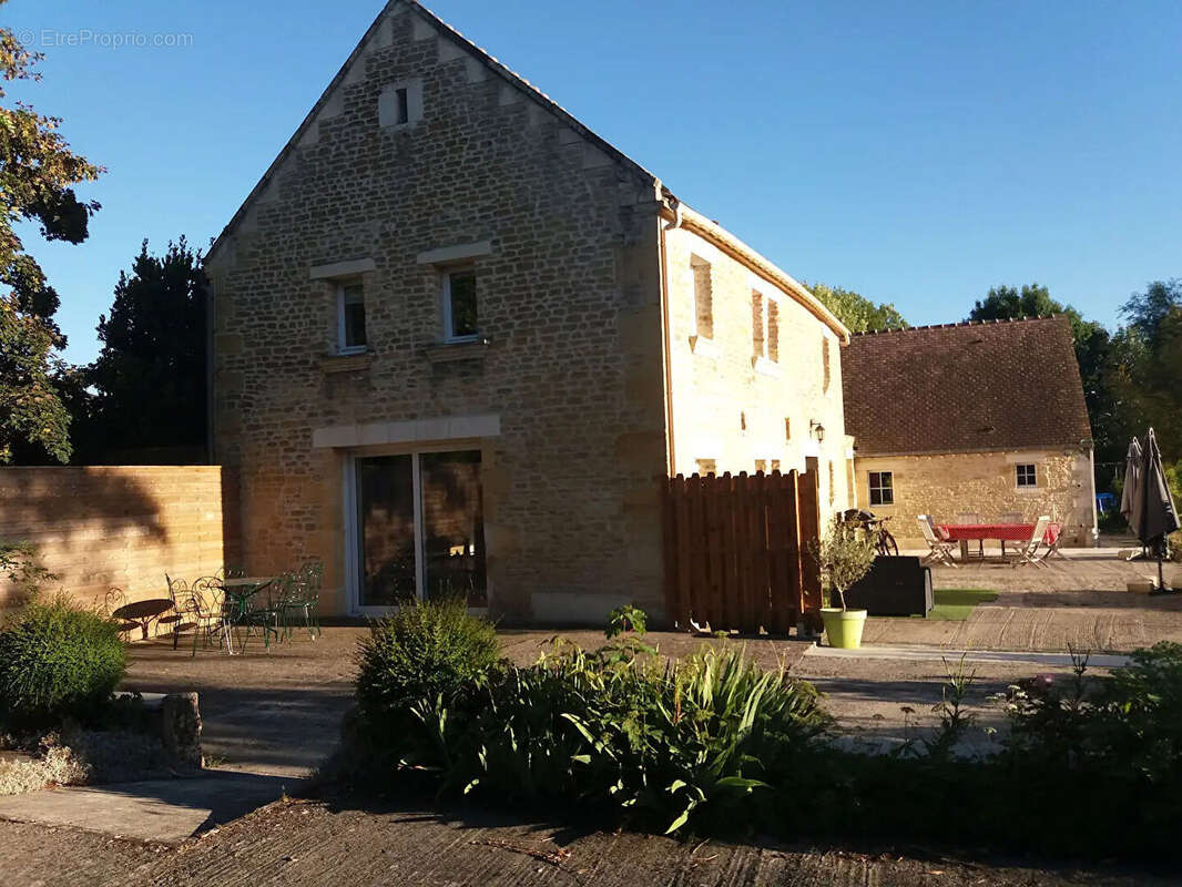 Maison à SAINT-PIERRE-SUR-DIVES