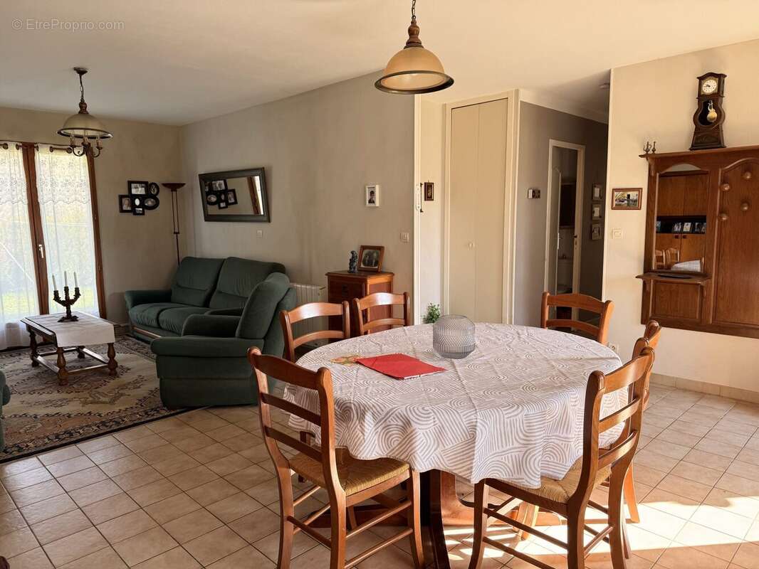Maison à MORTAGNE-SUR-GIRONDE
