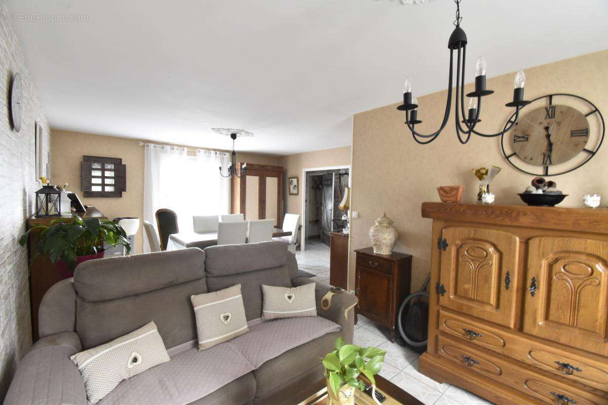 Maison à LA CELLE-SUR-LOIRE